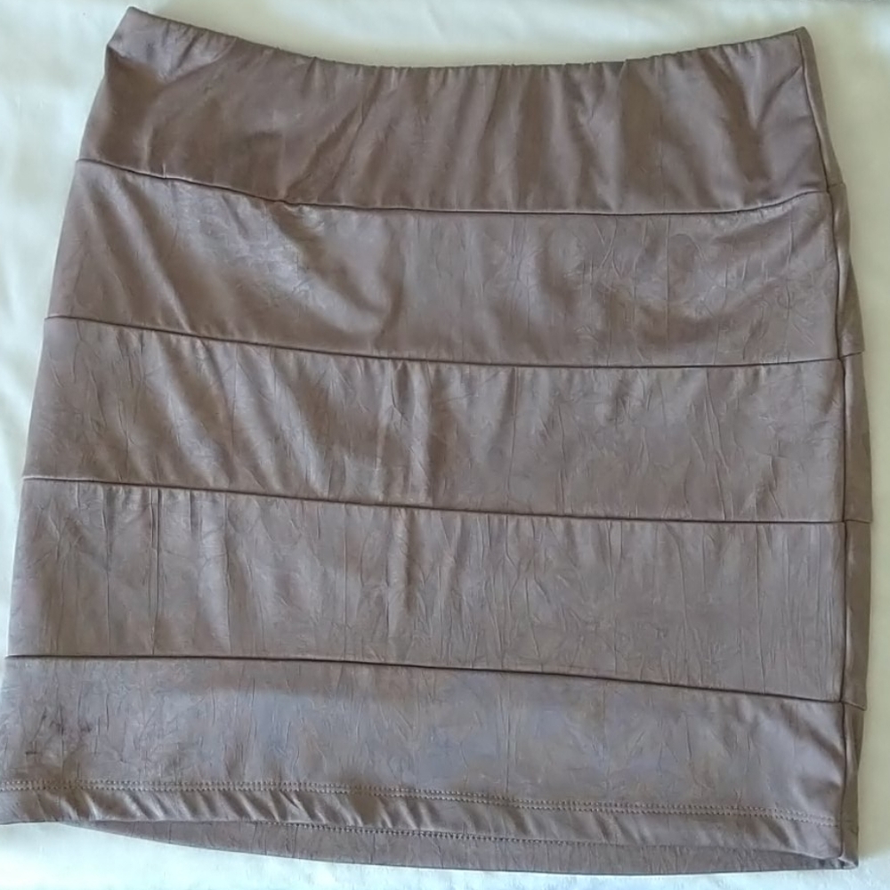 Xoxo Pin Skirt